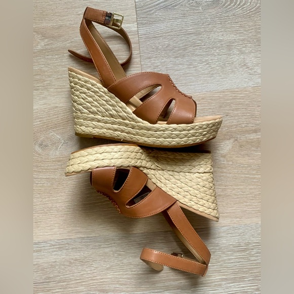 Like New UGG Women’s Careena Wedge Espadrille Size 8 Chestnut Leather